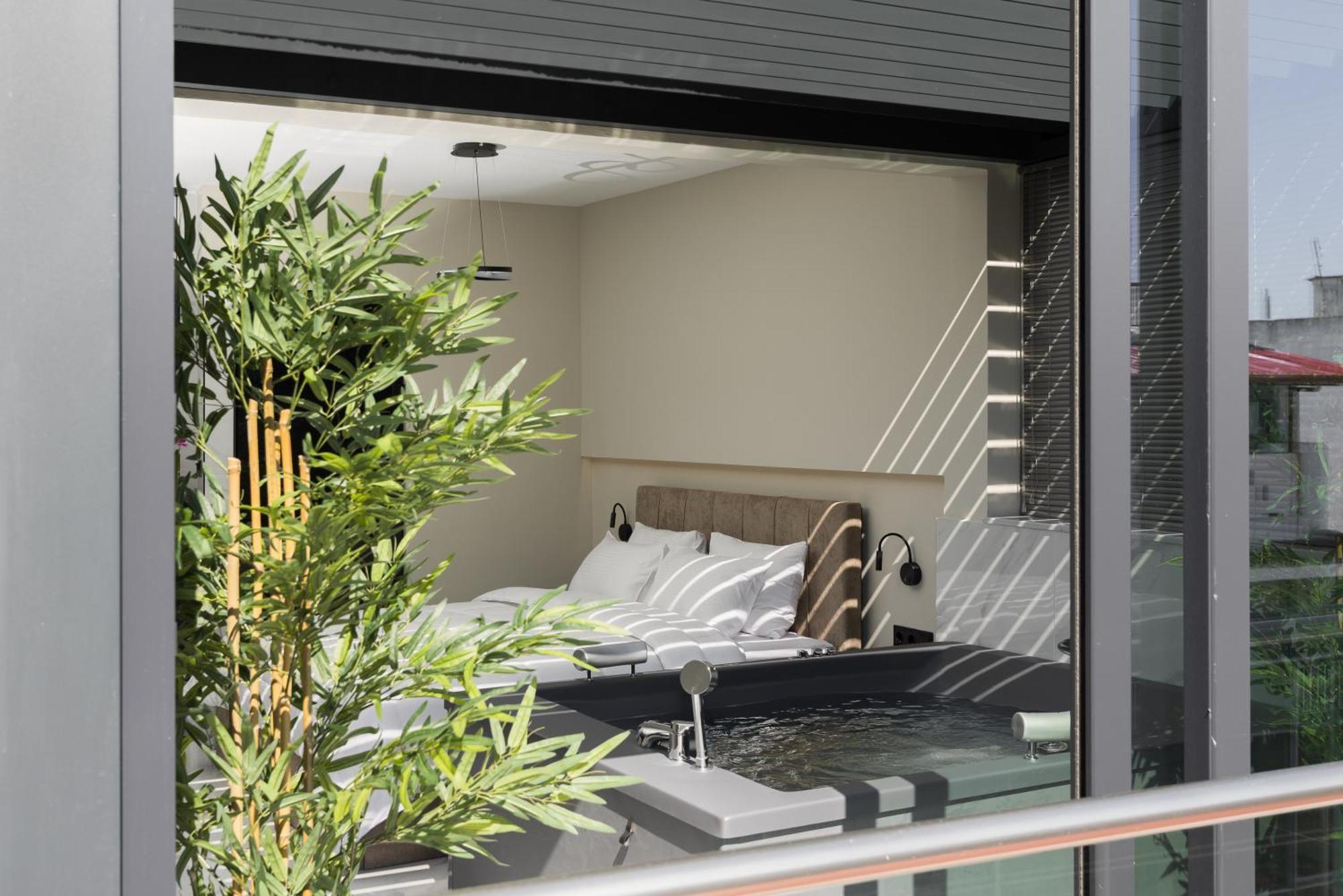 Ophelia By Halu!, Luxury With Hot Tub Apartment *